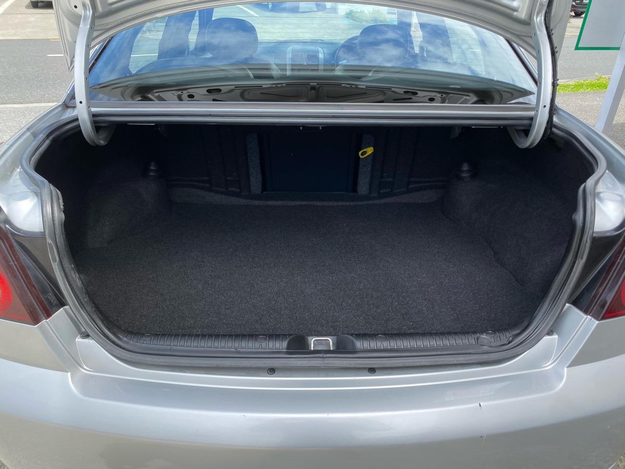 2004 Holden Commodore