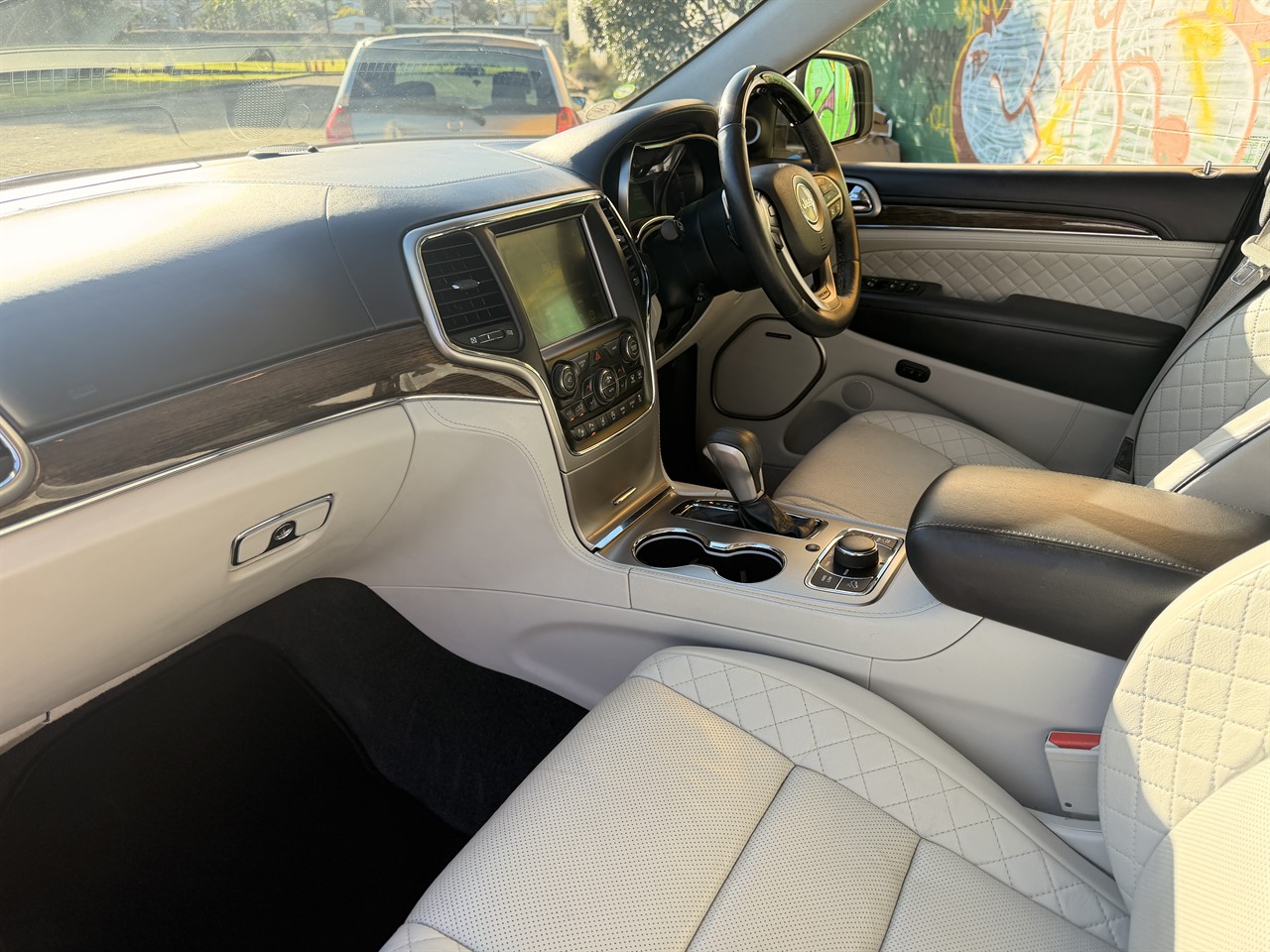 2017 Jeep GRAND CHEROKEE