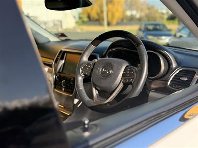 2017 Jeep GRAND CHEROKEE - Thumbnail