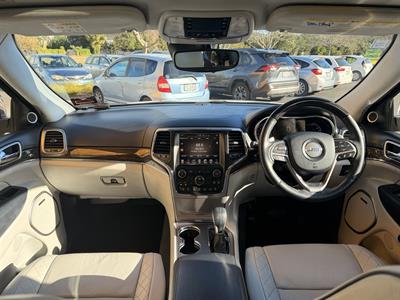 2017 Jeep GRAND CHEROKEE - Thumbnail