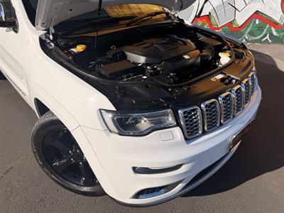 2017 Jeep GRAND CHEROKEE - Thumbnail