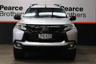 2016 Mitsubishi Pajero Sport - Thumbnail