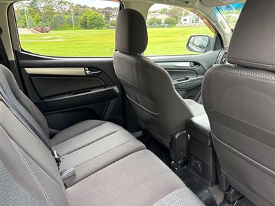 2020 Holden Colorado - Thumbnail