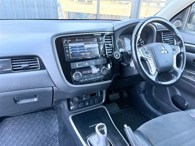 2015 Mitsubishi Outlander - Thumbnail