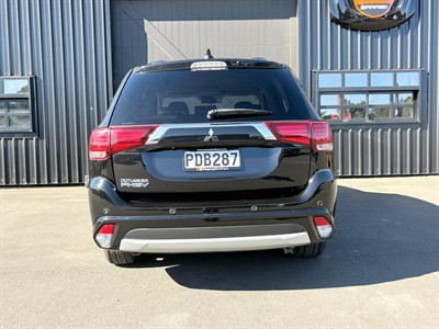2015 Mitsubishi Outlander - Thumbnail