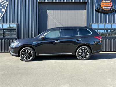 2015 Mitsubishi Outlander - Thumbnail