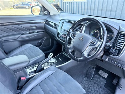 2015 Mitsubishi Outlander - Thumbnail