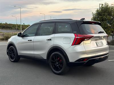 2024 Mahindra XUV700 - Thumbnail