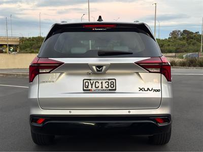 2024 Mahindra XUV700 - Thumbnail