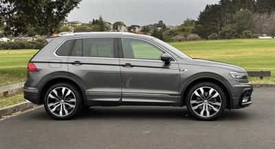 2017 Volkswagen Tiguan - Thumbnail