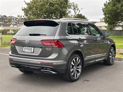 2017 Volkswagen Tiguan - Thumbnail