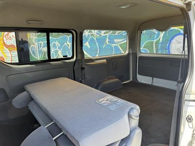 2010 Toyota Hiace - Thumbnail