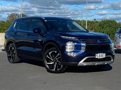 2022 Mitsubishi Outlander - Thumbnail