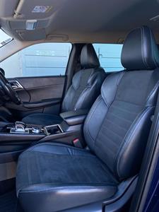 2022 Mitsubishi Outlander - Thumbnail