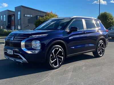 2022 Mitsubishi Outlander - Thumbnail