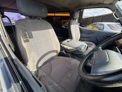 1995 Toyota Hiace - Thumbnail