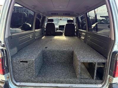 1995 Toyota Hiace - Thumbnail