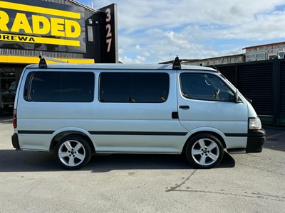 1995 Toyota Hiace - Thumbnail