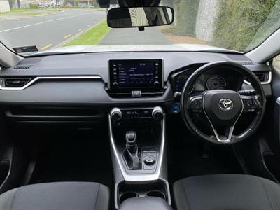 2021 Toyota RAV4 - Thumbnail