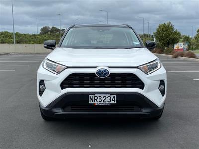 2021 Toyota RAV4 - Thumbnail