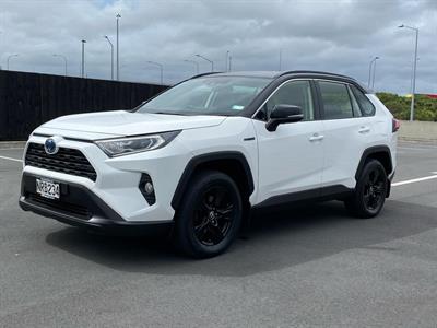 2021 Toyota RAV4 - Thumbnail