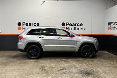 2016 Jeep Grand Cherokee - Thumbnail