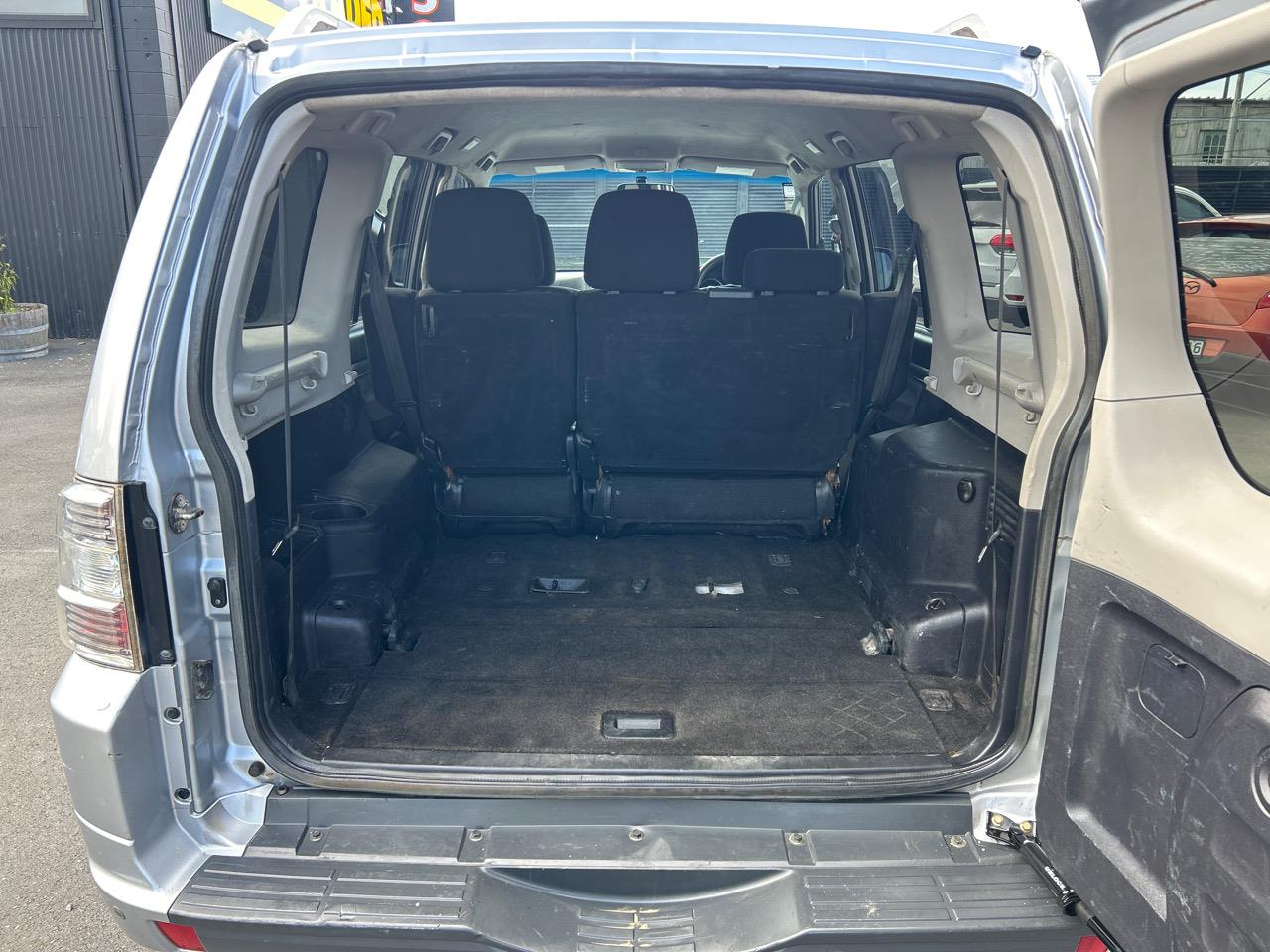 2011 Mitsubishi Pajero