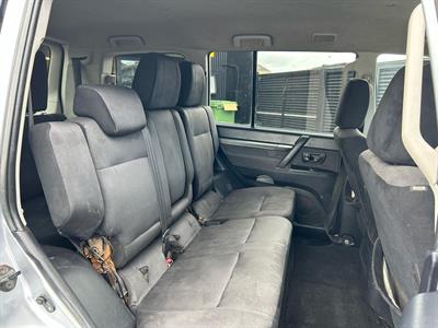 2011 Mitsubishi Pajero - Thumbnail