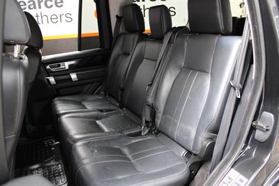 2016 Land Rover Discovery - Thumbnail