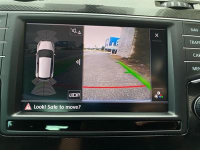 2016 Volkswagen Golf - Thumbnail