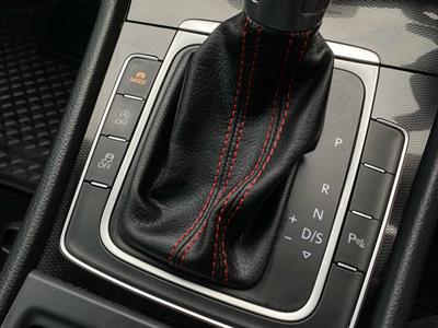 2016 Volkswagen Golf - Thumbnail