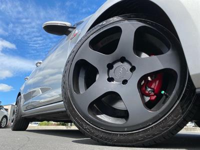 2016 Volkswagen Golf - Thumbnail