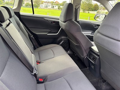 2023 Toyota RAV4 - Thumbnail