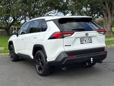 2023 Toyota RAV4 - Thumbnail