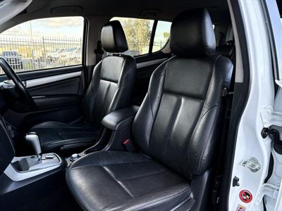 2016 Isuzu Mu-X - Thumbnail