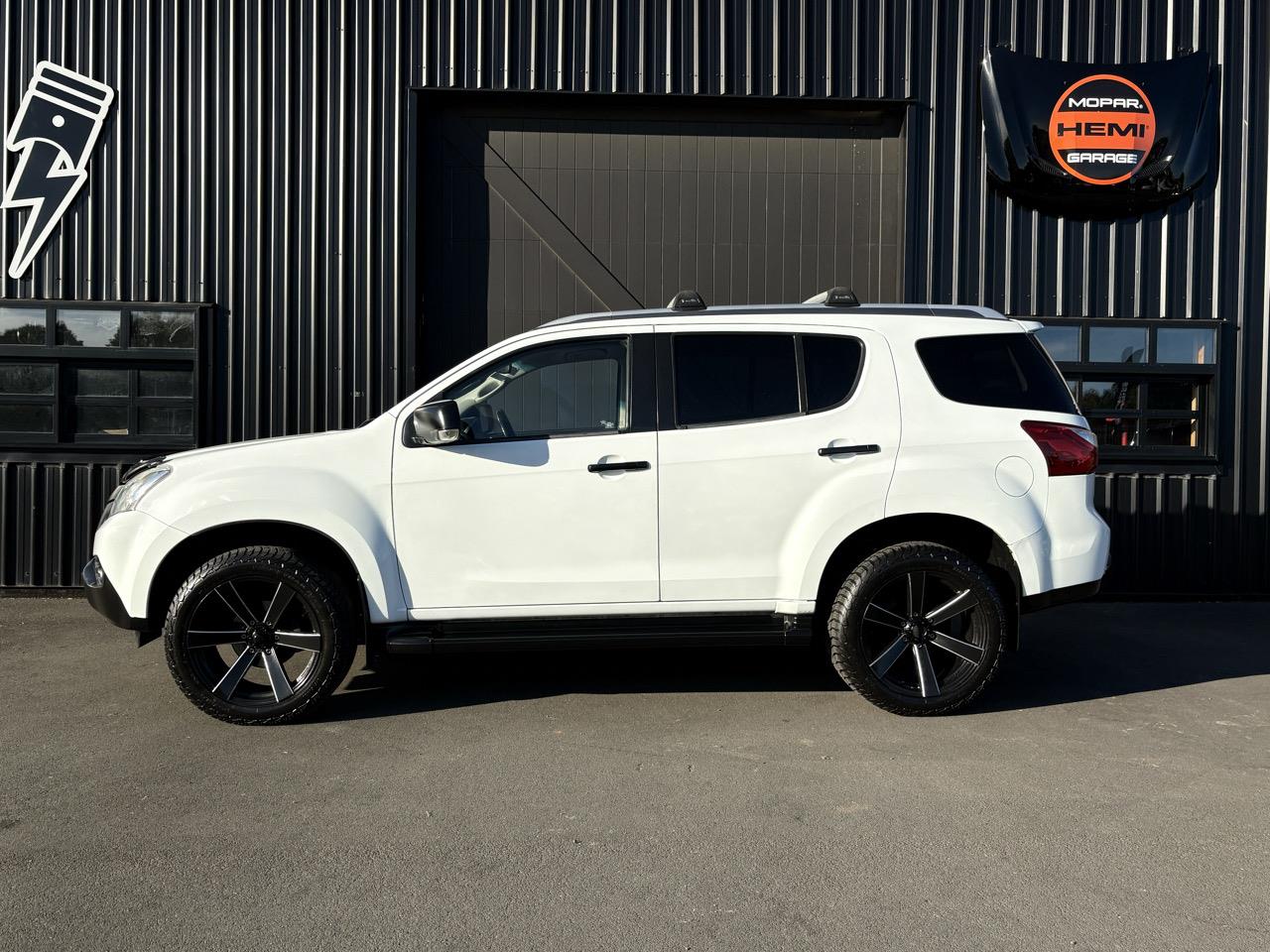 2016 Isuzu Mu-X