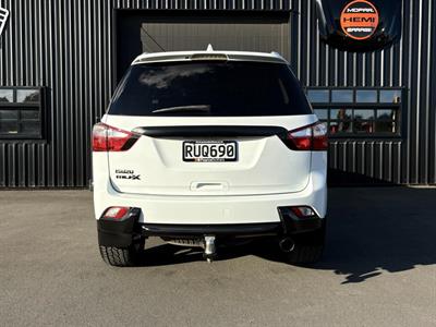2016 Isuzu Mu-X - Thumbnail