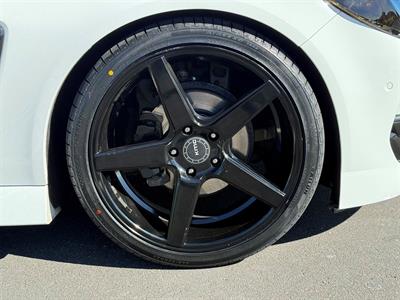 2016 Holden Commodore - Thumbnail