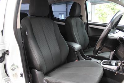 2017 Isuzu D-Max - Thumbnail