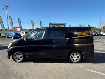 2005 Nissan Elgrand - Thumbnail