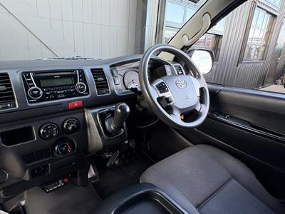 2016 Toyota Hiace - Thumbnail
