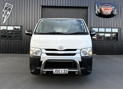 2016 Toyota Hiace - Thumbnail
