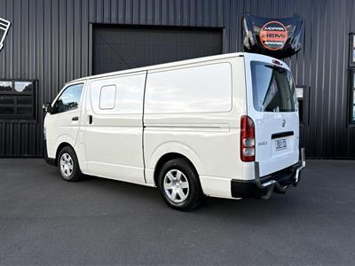 2016 Toyota Hiace - Thumbnail