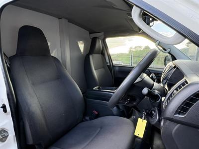 2016 Toyota Hiace - Thumbnail