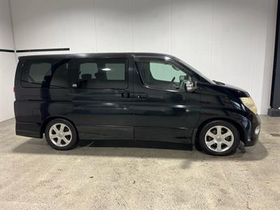 2005 Nissan Elgrand - Thumbnail