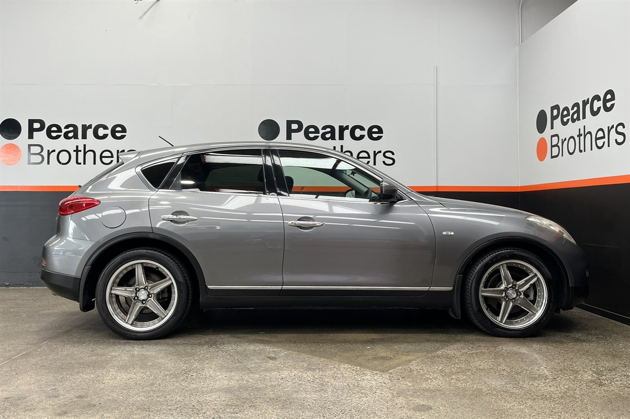 2011 Nissan Skyline