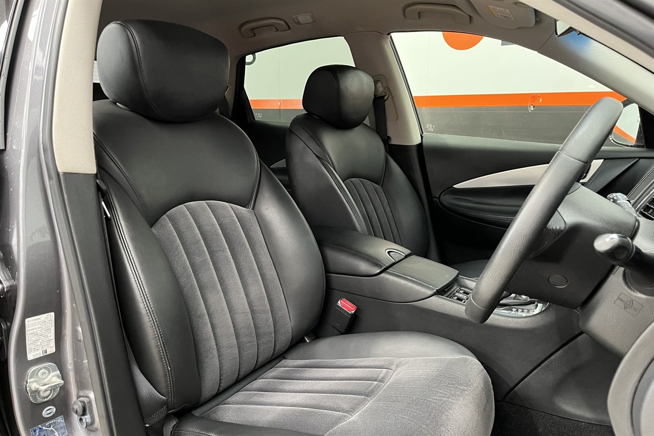 2011 Nissan Skyline
