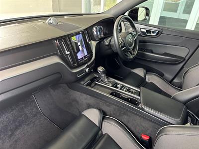 2021 Volvo XC60 - Thumbnail