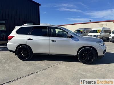 2019 Nissan Pathfinder - Thumbnail