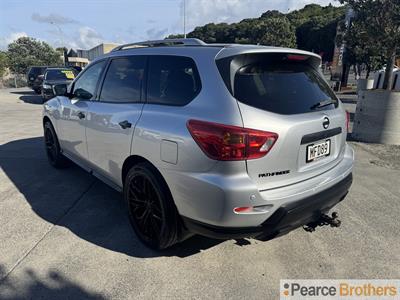 2019 Nissan Pathfinder - Thumbnail